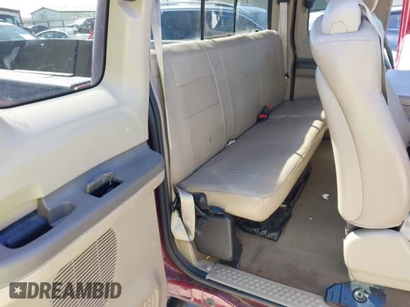 ✅ 2004 Ford F-250 XL • VIN: 1FTNX21L94EC75008 • Lot: 43540557. Listed on IAAI with 235,345 mi. Free auction sales archive from the USA and detailed vehicle history report at DreamBid. Image 8.