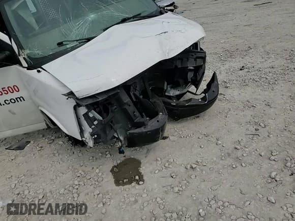 ✅ 2022 Chevrolet Express Cargo • VIN: 1GCWGAFP8N1271101 • Лот: 71620035. Опубликован ранее на Copart с пробегом Не указан. Бесплатный доступ к архиву аукционных продаж из США и подробный отчёт об истории автомобиля на DreamBid. Изображение 14.