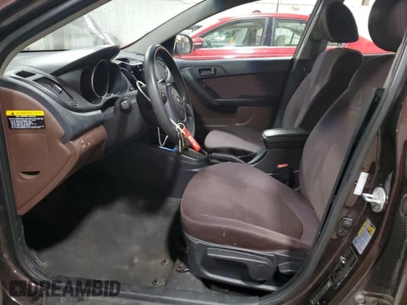 ✅ 2010 Kia Forte EX • VIN: KNAFU4A28A5133435 • Лот: 90113655. Опубликован ранее на Copart с пробегом 119 994 миль. Бесплатный доступ к архиву аукционных продаж из США и подробный отчёт об истории автомобиля на DreamBid. Изображение 7.