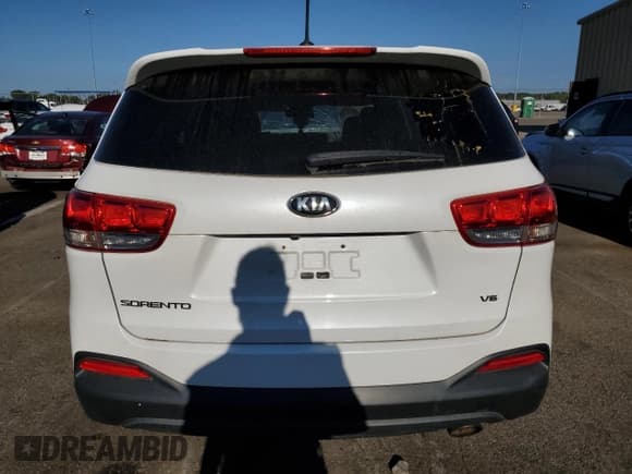 ✅ 2017 Kia Sorento LX • VIN: 5XYPGDA54HG220193 • Lot: 70211065. Listed on Copart with 131,049 mi. Free auction sales archive from the USA and detailed vehicle history report at DreamBid. Image 6.