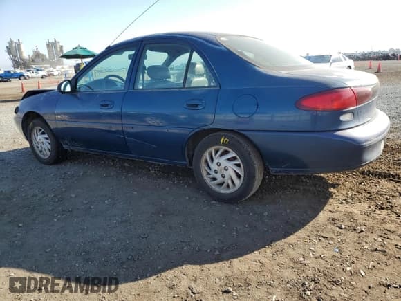 ✅ 1998 Ford Escort SE • VIN: 1FAFP13P1WW167919 • Lot: 72810024. Wystawiony na Copart z przebiegiem 211 520 mil. Bezpłatny archiwum sprzedaży aukcyjnych z USA i szczegółowy raport historii pojazdu na DreamBid. Zdjęcie 2.