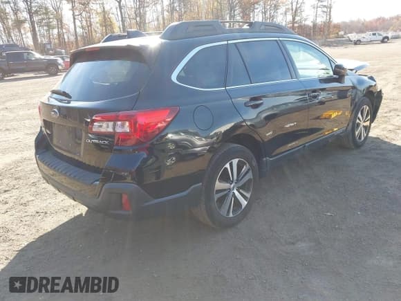 ✅ 2019 Subaru Outback Limited • VIN: 4S4BSANC0K3328348 • Lot: 43650048. Wystawiony na IAAI z przebiegiem 83 663 mil. Bezpłatny archiwum sprzedaży aukcyjnych z USA i szczegółowy raport historii pojazdu na DreamBid. Zdjęcie 4.
