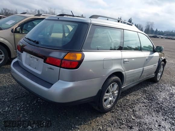 ✅ 2004 Subaru Legacy Outback VDC • VIN: 4S3BH896547617172 • Lot: 41444575. Wystawiony na IAAI z przebiegiem 163 845 mil. Bezpłatny archiwum sprzedaży aukcyjnych z USA i szczegółowy raport historii pojazdu na DreamBid. Zdjęcie 4.