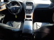 ✅ 2017 Lincoln MKX Reserve • VIN: 2LMPJ6LRXHBL28965 • Lot: 80523425. Listed on Copart with 116,680 mi. Free auction sales archive from the USA and detailed vehicle history report at DreamBid. Image 8.