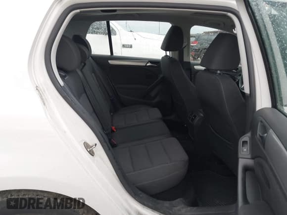 ✅ 2014 Volkswagen Golf • VIN: WVWDB7AJ5EW007199 • Lot: 42473466. Listed on IAAI with 135,174 mi. Free auction sales archive from the USA and detailed vehicle history report at DreamBid. Image 8.