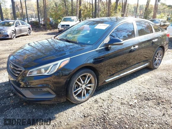 ✅ 2015 Hyundai Sonata Sport • VIN: 5NPE34AB6FH110664 • Lot: 43679361. Wystawiony na IAAI z przebiegiem Nie podano. Bezpłatny archiwum sprzedaży aukcyjnych z USA i szczegółowy raport historii pojazdu na DreamBid. Zdjęcie 2.