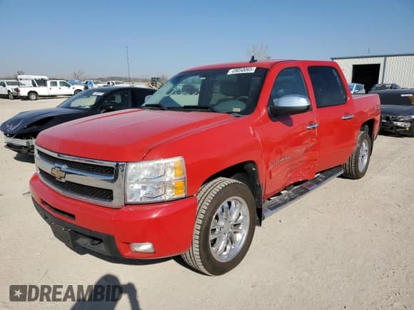 ✅ 2010 Chevrolet Silverado 1500 • VIN: 3GCXKTE24AG233395 • Lot: 49050065. Wystawiony na Copart z przebiegiem 150 481 mil. Bezpłatny archiwum sprzedaży aukcyjnych z USA i szczegółowy raport historii pojazdu na DreamBid. Zdjęcie 1.