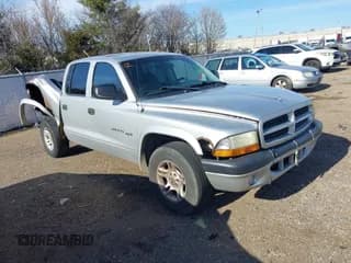 ✅ 2002 Dodge Dakota Sport • VIN: 1B7HL38N92S558741 • Lot: 41729937. Wystawiony na IAAI z przebiegiem 223 138 mil. Bezpłatny archiwum sprzedaży aukcyjnych z USA i szczegółowy raport historii pojazdu na DreamBid. Zdjęcie 1.
