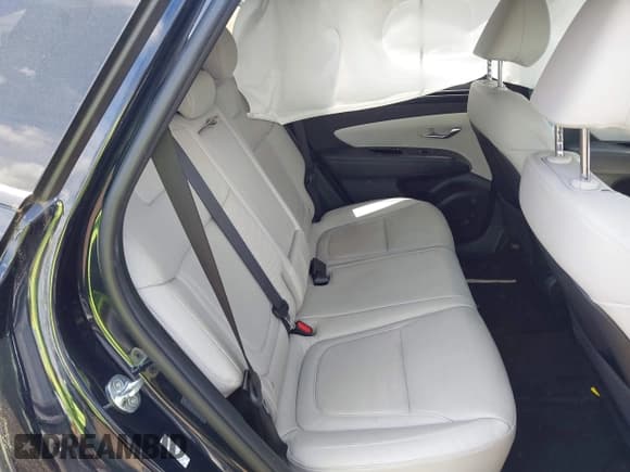 ✅ 2022 Hyundai Tucson Limited • VIN: KM8JFDA26NU073735 • Lot: 42450584. Wystawiony na IAAI z przebiegiem 41 953 mil. Bezpłatny archiwum sprzedaży aukcyjnych z USA i szczegółowy raport historii pojazdu na DreamBid. Zdjęcie 8.