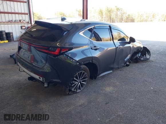 ✅ 2024 Lexus NX 350 Premium • VIN: 2T2GGCEZ6RC038902 • Lot: 41902076. Wystawiony na IAAI z przebiegiem 22 647 mil. Bezpłatny archiwum sprzedaży aukcyjnych z USA i szczegółowy raport historii pojazdu na DreamBid. Zdjęcie 4.