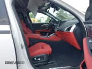 ✅ 2024 BMW XM • VIN: 5YM23CS0XR9U57042 • Lot: 42438088. Wystawiony na IAAI z przebiegiem 2 888 mil. Bezpłatny archiwum sprzedaży aukcyjnych z USA i szczegółowy raport historii pojazdu na DreamBid. Zdjęcie 5.