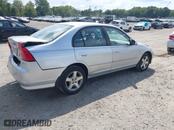 ✅ 2005 Honda Civic EX • VIN: 2HGES26785H536988 • Lot: 43230080. Listed on IAAI with 114,517 mi. Free auction sales archive from the USA and detailed vehicle history report at DreamBid. Image 4.