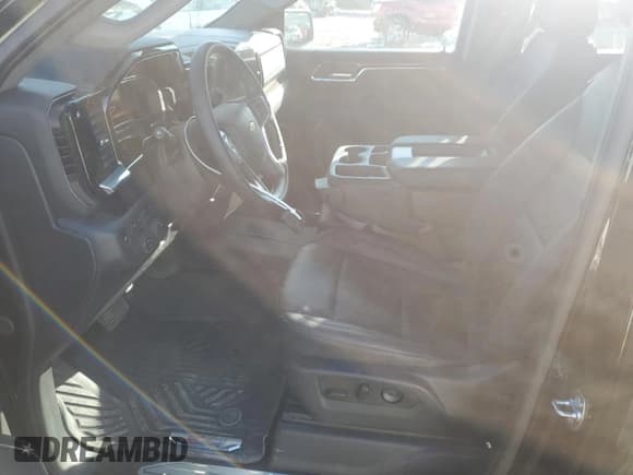 ✅ 2025 Chevrolet Silverado 1500 • VIN: 3GCUKDE86SG208013 • Лот: 81383525. Опубликован ранее на Copart с пробегом 7 423 миль. Бесплатный доступ к архиву аукционных продаж из США и подробный отчёт об истории автомобиля на DreamBid. Изображение 7.