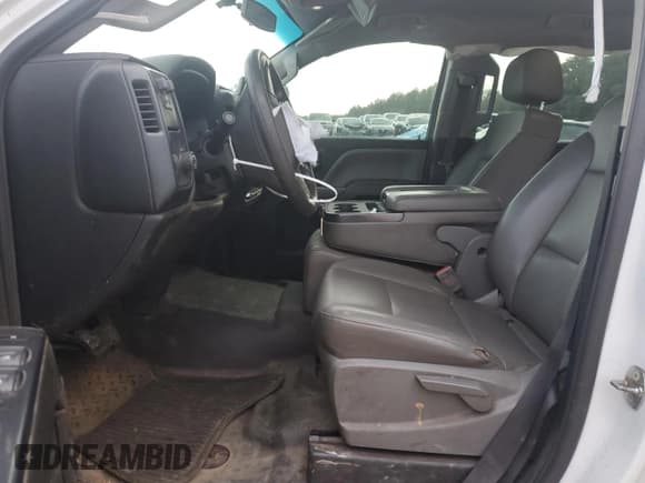 ✅ 2018 Chevrolet Silverado 1500 • VIN: 1GB1CUEY4JF106665 • Лот: 42390645. Опубликован ранее на Copart с пробегом 206 295 миль. Бесплатный доступ к архиву аукционных продаж из США и подробный отчёт об истории автомобиля на DreamBid. Изображение 7.