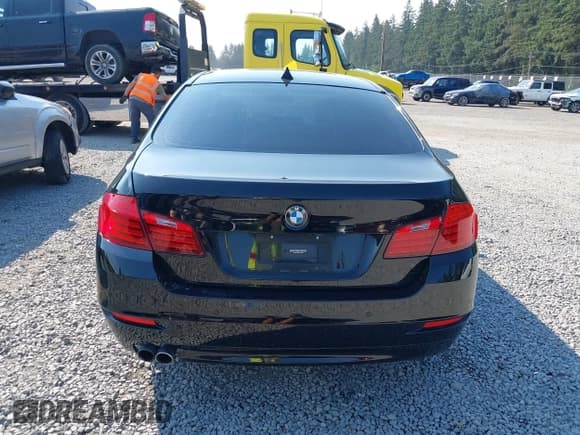 ✅ 2016 BMW 5 Series 528i • VIN: WBA5A5C50GG355059 • Lot: 43118853. Listed on IAAI with 78,009 mi. Free auction sales archive from the USA and detailed vehicle history report at DreamBid. Image 16.
