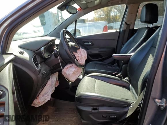 ✅ 2020 Chevrolet Trax LT • VIN: 3GNCJLSB5LL290812 • Lot: 90781435. Wystawiony na Copart z przebiegiem 101 577 mil. Bezpłatny archiwum sprzedaży aukcyjnych z USA i szczegółowy raport historii pojazdu na DreamBid. Zdjęcie 7.