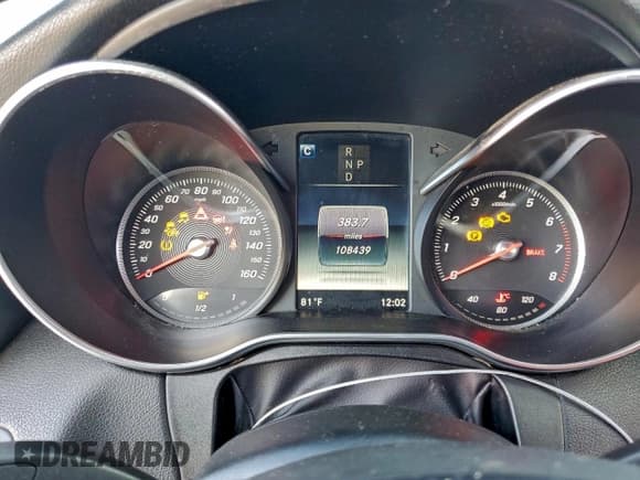 ✅ 2017 Mercedes-Benz C 300 • VIN: 55SWF4JB7HU191055 • Lot: 94939335. Wystawiony na Copart z przebiegiem 108 439 mil. Bezpłatny archiwum sprzedaży aukcyjnych z USA i szczegółowy raport historii pojazdu na DreamBid. Zdjęcie 9.