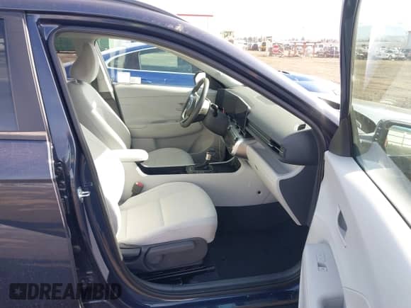 2024 Hyundai Kona SEL with VIN KM8HB3ABXRU184590, listed as a IAAI auction lot 41701589 with 10,063 mi miles and . Bid and sale history available at DreamBid. Image 5.