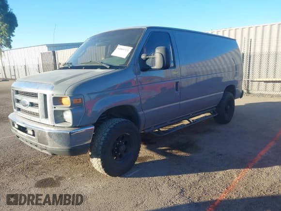 ✅ 2008 Ford Econoline Cargo Commercial • VIN: 1FTNE14W78DB01245 • Лот: 43869721. Опубликован ранее на IAAI с пробегом 378 123 миль. Бесплатный доступ к архиву аукционных продаж из США и подробный отчёт об истории автомобиля на DreamBid. Изображение 2.