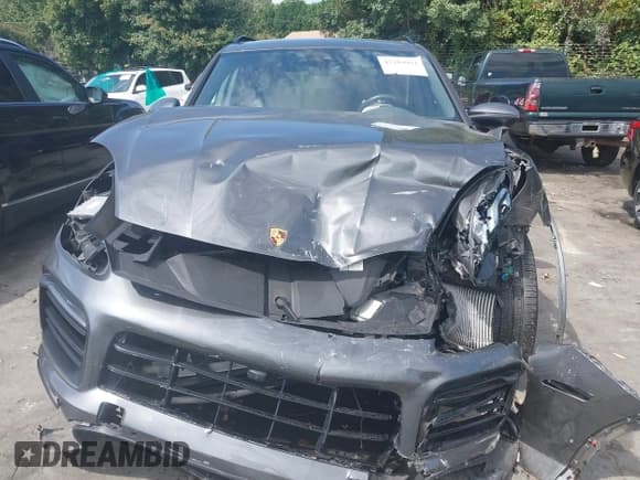 ✅ 2020 Porsche Cayenne • VIN: WP1AA2AY7LDA06214 • Lot: 43284914. Listed on IAAI with 80,782 mi. Free auction sales archive from the USA and detailed vehicle history report at DreamBid. Image 12.