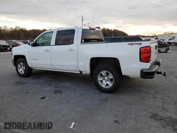 ✅ 2018 Chevrolet Silverado 1500 LT • VIN: 3GCUKREC9JG380956 • Lot: 92118575. Listed on Copart with 111,440 mi. Free auction sales archive from the USA and detailed vehicle history report at DreamBid. Image 2.