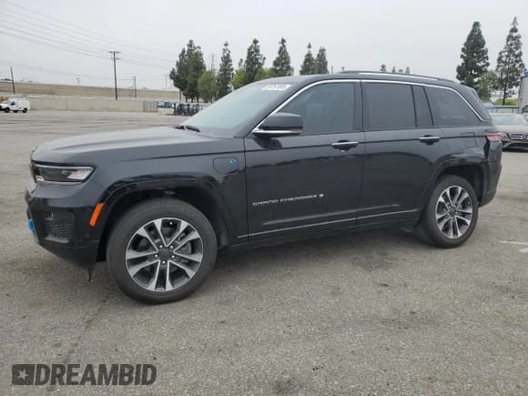 ✅ 2023 Jeep Grand Cherokee Overland • VIN: 1C4RJYD65PC634155 • Лот: 59757495. Опубликован ранее на Copart с пробегом 22 996 миль. Бесплатный доступ к архиву аукционных продаж из США и подробный отчёт об истории автомобиля на DreamBid. Изображение 1.