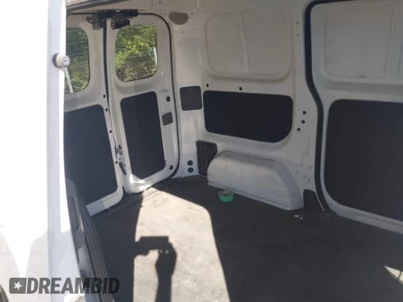 ✅ 2019 Nissan NV200 SV • VIN: 3N6CM0KN6KK709373 • Лот: 43514943. Опубликован ранее на IAAI с пробегом Не указан. Бесплатный доступ к архиву аукционных продаж из США и подробный отчёт об истории автомобиля на DreamBid. Изображение 8.