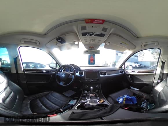 ✅ 2015 Volkswagen Touareg Sport • VIN: WVGEP9BP3FD007098 • Лот: 43768095. Опубликован ранее на IAAI с пробегом Не указан. Бесплатный доступ к архиву аукционных продаж из США и подробный отчёт об истории автомобиля на DreamBid. Изображение 18.