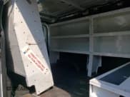 ✅ 2017 Ford Transit • VIN: 1FTYE1YM5HKA82521 • Lot: 64617065. Wystawiony na Copart z przebiegiem 63 499 mil. Bezpłatny archiwum sprzedaży aukcyjnych z USA i szczegółowy raport historii pojazdu na DreamBid. Zdjęcie 11.