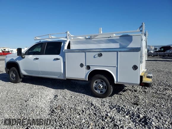 ✅ 2024 Chevrolet Silverado 2500HD Work Truck • VIN: 1GC1WLE77RF186186 • Lot: 93543815. Wystawiony na Copart z przebiegiem 38 077 mil. Bezpłatny archiwum sprzedaży aukcyjnych z USA i szczegółowy raport historii pojazdu na DreamBid. Zdjęcie 2.