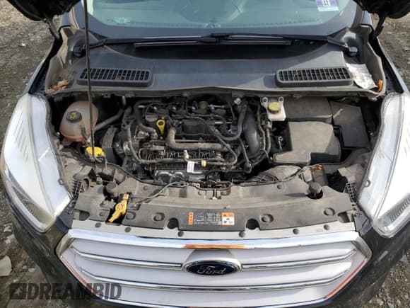 ✅ 2019 Ford Escape SE • VIN: 1FMCU9GD1KUA00613 • Lot: 92022385. Wystawiony na Copart z przebiegiem 99 552 mil. Bezpłatny archiwum sprzedaży aukcyjnych z USA i szczegółowy raport historii pojazdu na DreamBid. Zdjęcie 11.