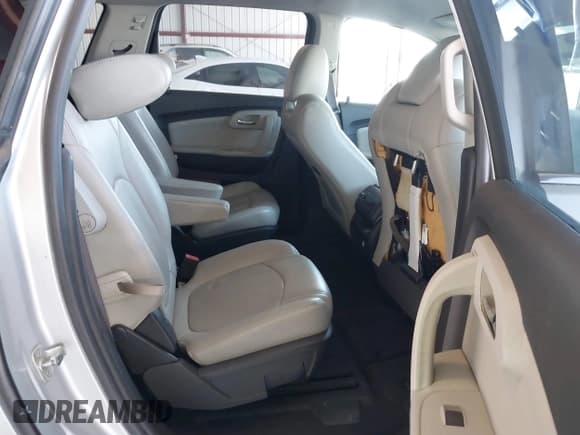 ✅ 2011 Chevrolet Traverse LTZ • VIN: 1GNKVLED0BJ228818 • Lot: 42658211. Wystawiony na IAAI z przebiegiem 162 540 mil. Bezpłatny archiwum sprzedaży aukcyjnych z USA i szczegółowy raport historii pojazdu na DreamBid. Zdjęcie 8.