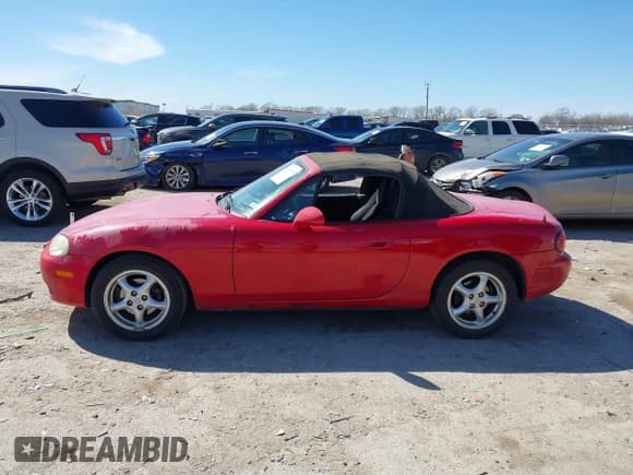 ✅ 2001 Mazda MX-5 Miata • VIN: JM1NB353910201434 • Lot: 41817576. Listed on IAAI with 209,104 mi. Free auction sales archive from the USA and detailed vehicle history report at DreamBid. Image 14.