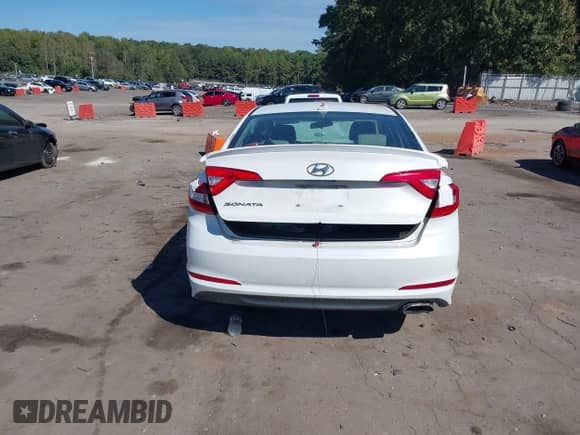 2015 Hyundai Sonata SE with VIN 5NPE24AFXFH021301, listed as a IAAI auction lot 43353622 with 146,014 mi miles and . Bid and sale history available at DreamBid. Image 16.