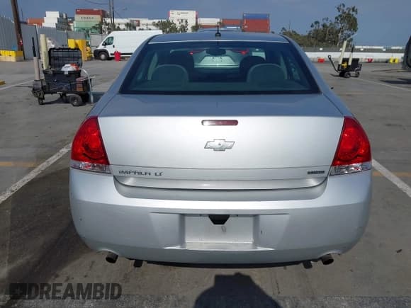 ✅ 2014 Chevrolet Impala LT • VIN: 2G1WB5E31E1100066 • Lot: 42240075. Listed on IAAI with 175,209 mi. Free auction sales archive from the USA and detailed vehicle history report at DreamBid. Image 16.