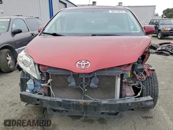 ✅ 2012 Toyota Sienna XLE • VIN: 5TDYK3DC0CS197935 • Lot: 96114475. Listed on Copart with 154,410 mi. Free auction sales archive from the USA and detailed vehicle history report at DreamBid. Image 5.