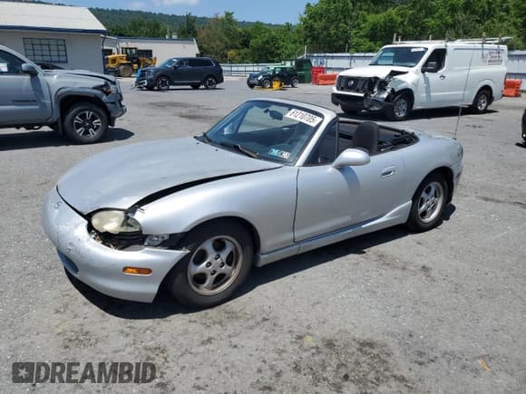 ✅ 2000 Mazda MX-5 Miata • VIN: JM1NB3532Y0151213 • Lot: 61210705. Listed on Copart with 148,913 mi. Free auction sales archive from the USA and detailed vehicle history report at DreamBid. Image 1.