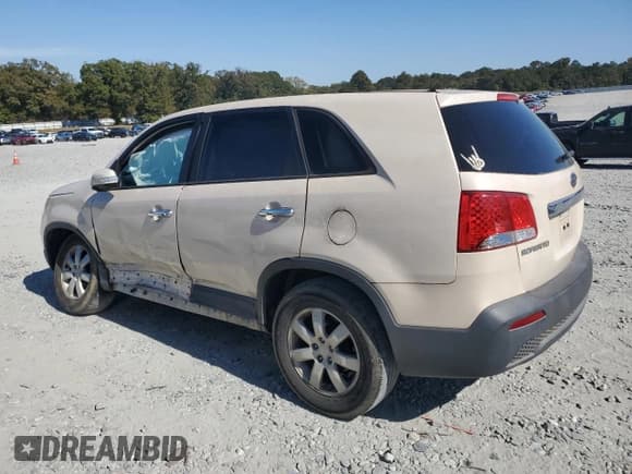 ✅ 2011 Kia Sorento LX • VIN: 5XYKT3A1XBG099450 • Lot: 89590605. Listed on Copart with 189,935 mi. Free auction sales archive from the USA and detailed vehicle history report at DreamBid. Image 2.