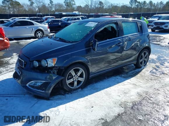 ✅ 2013 Chevrolet Sonic RS • VIN: 1G1JG6SB8D4232693 • Lot: 41385136. Wystawiony na IAAI z przebiegiem 126 782 mil mil. Skorzystaj z bezpłatnego archiwum sprzedaży aukcyjnych z USA i zobacz szczegółowy raport historii pojazdu na DreamBid. Zdjęcie 17.