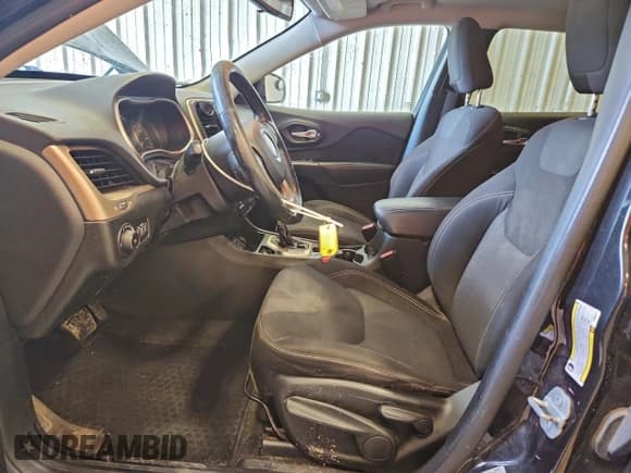 ✅ 2015 Jeep Cherokee Latitude • VIN: 1C4PJLCB9FW536770 • Лот: 93340295. Опубликован ранее на Copart с пробегом 149 186 миль. Бесплатный доступ к архиву аукционных продаж из США и подробный отчёт об истории автомобиля на DreamBid. Изображение 7.