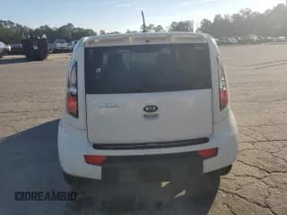 ✅ 2010 Kia Soul + • VIN: KNDJT2A26A7167737 • Лот: 91325005. Опубликован ранее на Copart с пробегом 175 781 миль. Бесплатный доступ к архиву аукционных продаж из США и подробный отчёт об истории автомобиля на DreamBid. Изображение 6.