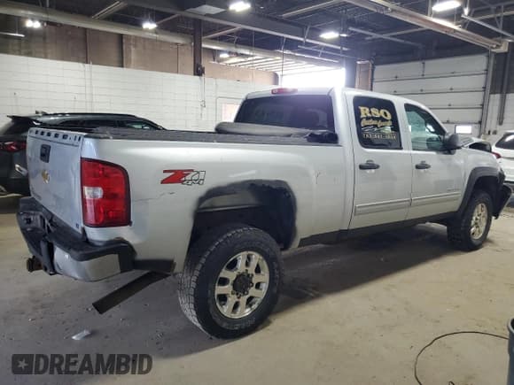 ✅ 2013 Chevrolet Silverado 2500HD LT • VIN: 1GC1KXCG5DF211049 • Lot: 80066945. Wystawiony na Copart z przebiegiem 182 678 mil. Bezpłatny archiwum sprzedaży aukcyjnych z USA i szczegółowy raport historii pojazdu na DreamBid. Zdjęcie 3.