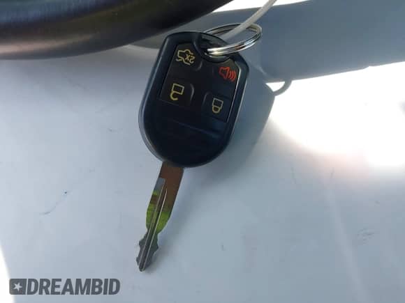 2014 Ford Mustang V6 с VIN 1ZVBP8EM0E5275146, выставлен на аукционе IAAI как лот 42606251 с пробегом 42 663 миль миль и . История ставок и продаж доступна на DreamBid. Изображение 11.