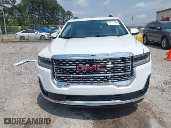✅ 2023 GMC Acadia Denali • VIN: 1GKKNPLS2PZ222680 • Lot: 42151736. Wystawiony na IAAI z przebiegiem 10 332 mil. Bezpłatny archiwum sprzedaży aukcyjnych z USA i szczegółowy raport historii pojazdu na DreamBid. Zdjęcie 12.