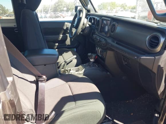 ✅ 2023 Jeep Wrangler Sport S • VIN: 1C4HJXAG8PW691841 • Lot: 43580013. Wystawiony na IAAI z przebiegiem 11 185 mil. Bezpłatny archiwum sprzedaży aukcyjnych z USA i szczegółowy raport historii pojazdu na DreamBid. Zdjęcie 5.