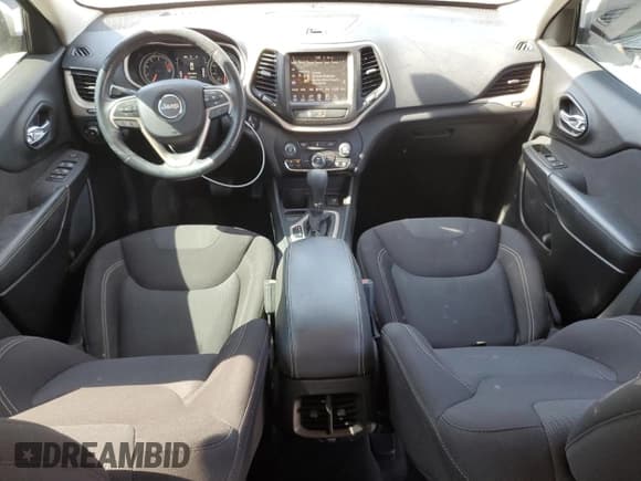 ✅ 2016 Jeep Cherokee Latitude • VIN: 1C4PJLCB9GW363723 • Lot: 82461115. Listed on Copart with 118,600 mi. Free auction sales archive from the USA and detailed vehicle history report at DreamBid. Image 8.