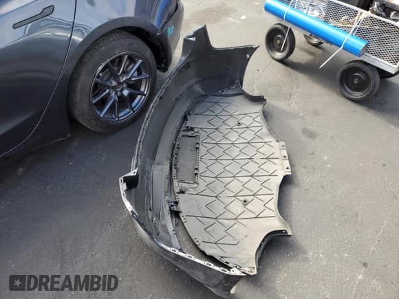 ✅ 2019 Tesla Model 3 Mid Range • VIN: 5YJ3E1EA3KF399321 • Lot: 89438245. Listed on Copart with 40,377 mi. Free auction sales archive from the USA and detailed vehicle history report at DreamBid. Image 12.