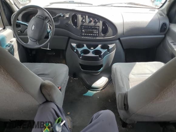 ✅ 2006 Ford Econoline Passenger XL • VIN: 1FBSS31L76DA19499 • Lot: 64693445. Wystawiony na Copart z przebiegiem 407 254 mil. Bezpłatny archiwum sprzedaży aukcyjnych z USA i szczegółowy raport historii pojazdu na DreamBid. Zdjęcie 8.