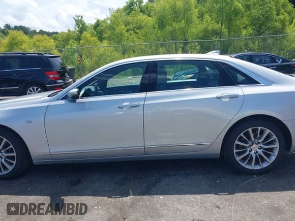 ✅ 2018 Cadillac CT6 AWD • VIN: 1G6KB5RS1JU111206 • Lot: 42343997. Listed on IAAI with 87,595 mi. Free auction sales archive from the USA and detailed vehicle history report at DreamBid. Image 14.