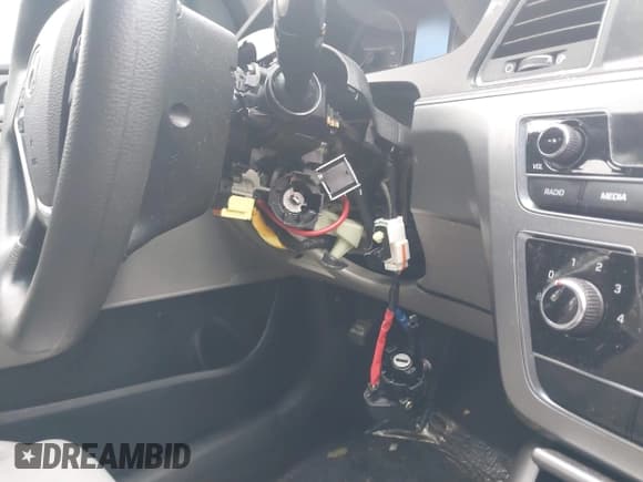 ✅ 2016 Hyundai Sonata SE • VIN: 5NPE24AFXGH357001 • Лот: 43565076. Опубликован ранее на IAAI с пробегом 257 608 миль. Бесплатный доступ к архиву аукционных продаж из США и подробный отчёт об истории автомобиля на DreamBid. Изображение 17.